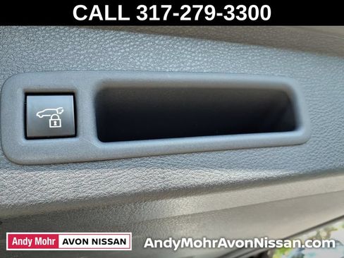 Used 2025 Toyota Sienna XLE FWD image 13