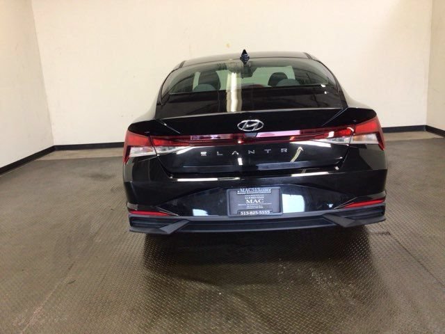 Used 2021 Hyundai Elantra SE FWD image 5