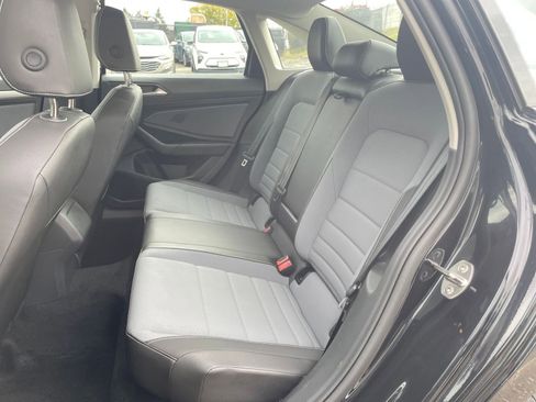 Used 2025 Volkswagen Jetta SE image 24