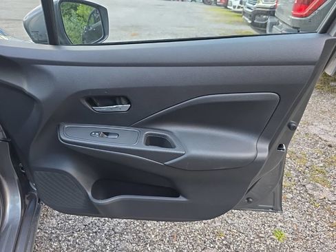 Used 2025 Nissan Versa SV FWD image 20