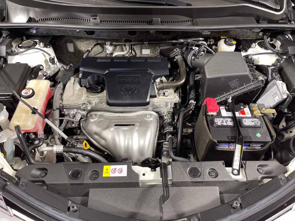 Certified 2018 Toyota RAV4 LE w/ Carpet Mat Package FWD image 9
