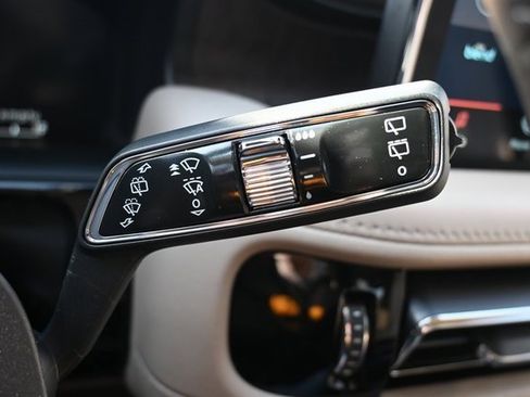 Used 2023 Lincoln Nautilus Reserve w/ Equipment Group 201A image 35