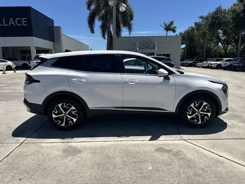 Certified 2024 Kia Sportage EX FWD image 5