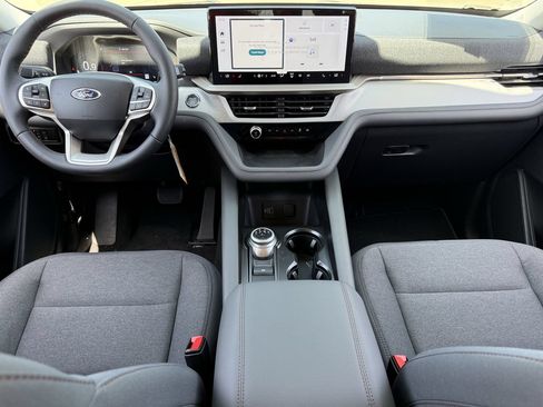 New 2026 Ford Explorer Active RWD image 8