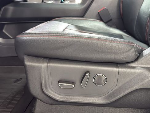 Used 2024 Ford Expedition Limited image 14