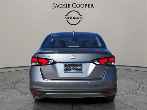 New 2025 Nissan Versa SR w/ Trunk Package image 4