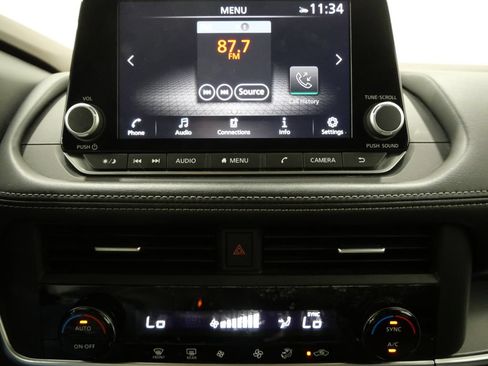 Used 2023 Nissan Rogue SV FWD image 19