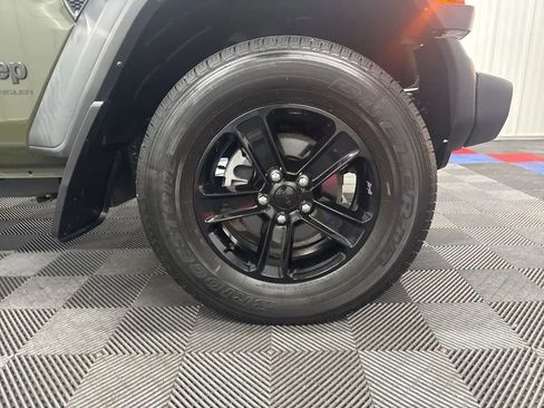 Used 2023 Jeep Wrangler Unlimited Sport AWD/4WD image 25