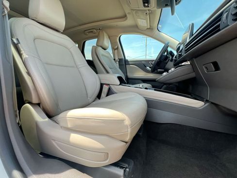 Used 2021 Lincoln Corsair AWD w/ Premium Package image 21