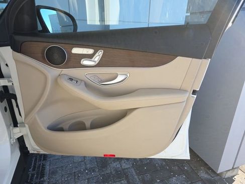 Used 2022 Mercedes-Benz GLC 300 GLC 300 image 8