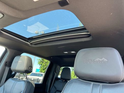 Used 2022 Chevrolet Silverado 2500 High Country AWD/4WD image 32
