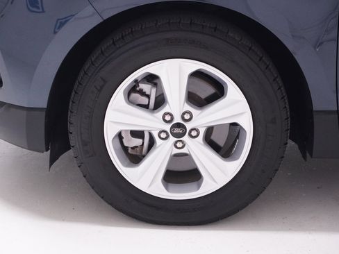 Used 2024 Ford Edge SE image 11