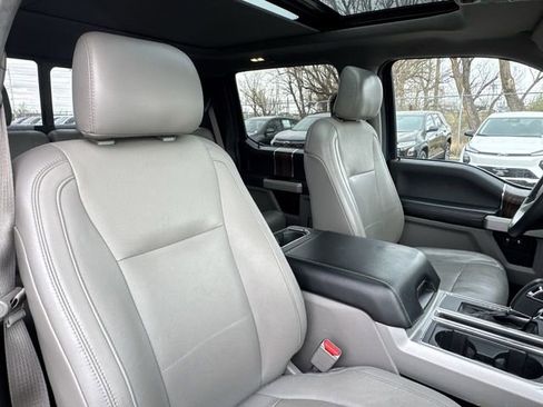 Used 2015 Ford F150 Lariat image 28