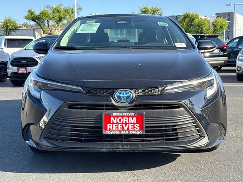Certified 2025 Toyota Corolla LE w/ Carpet Mat Package (TMS) FWD image 4