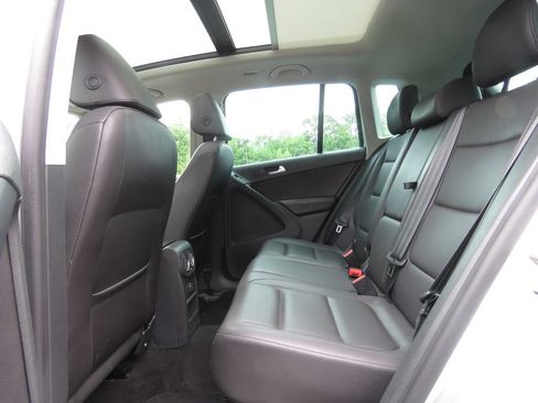 Used 2017 Volkswagen Tiguan Wolfsburg Edition AWD/4WD image 19