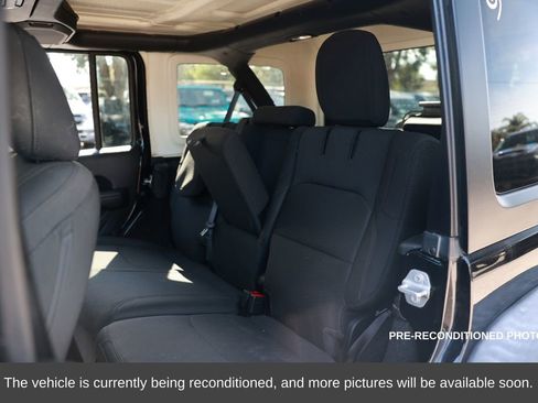 Used 2023 Jeep Wrangler Unlimited w/ Cold Weather Group image 12