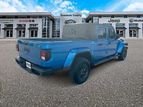 Used 2024 Jeep Gladiator Sport AWD/4WD image 8