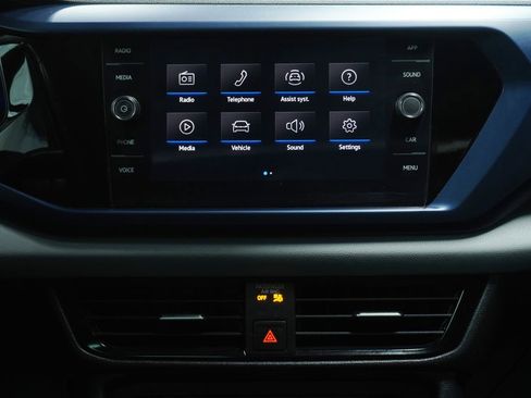 Used 2022 Volkswagen Taos SE FWD image 16