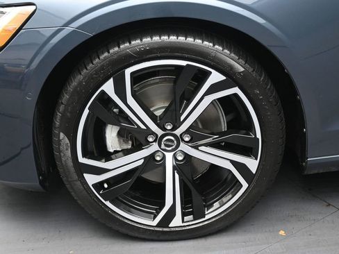 Used 2024 Volvo S60 B5 Ultimate image 36
