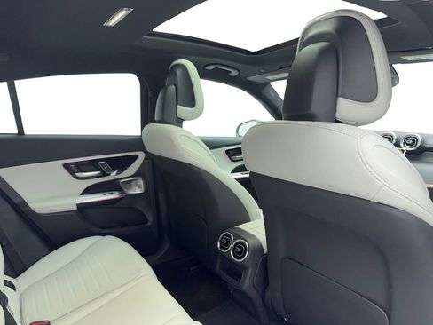 Used 2025 Mercedes-Benz GLC 300 4MATIC image 53