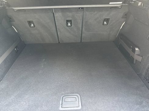 Certified 2025 Porsche Macan Electric RWD image 17