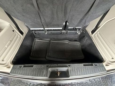 Used 2014 Chrysler Town & Country Touring image 25