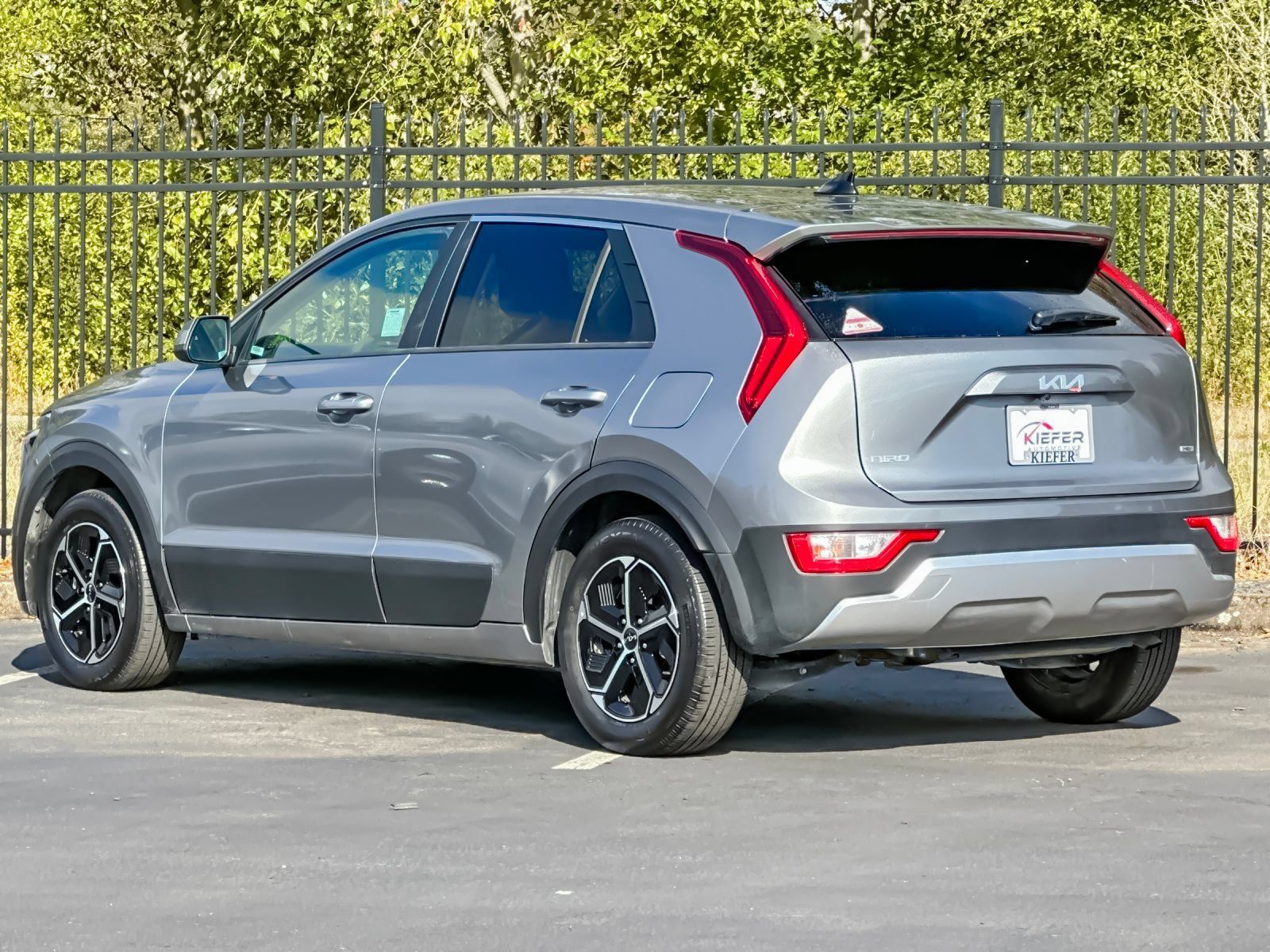 Used 2025 Kia Niro LX FWD image 5