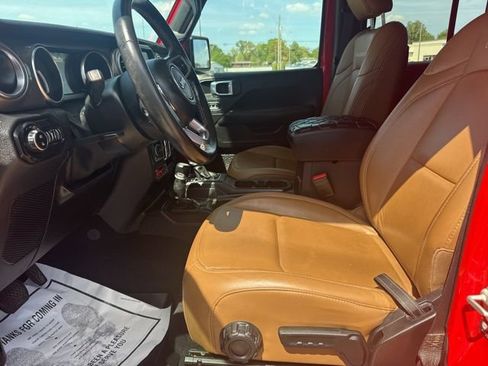 Used 2021 Jeep Gladiator Rubicon AWD/4WD image 10