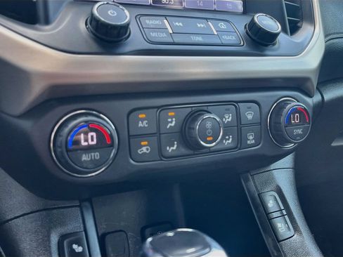 Used 2019 GMC Acadia Denali w/ Technology Package FWD image 16