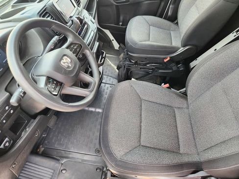 Used 2025 RAM ProMaster 2500 w/ U-Haul Equipment Group FWD image 12