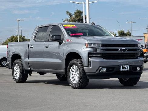 Used 2021 Chevrolet Silverado 1500 RST image 2