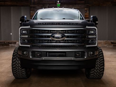 Used 2024 Ford F350 Platinum w/ FX4 Off-Road Package image 2