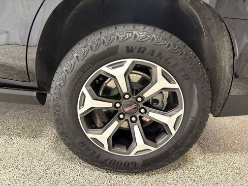 Used 2022 GMC Yukon AT4 w/ Technology Package AWD/4WD image 37
