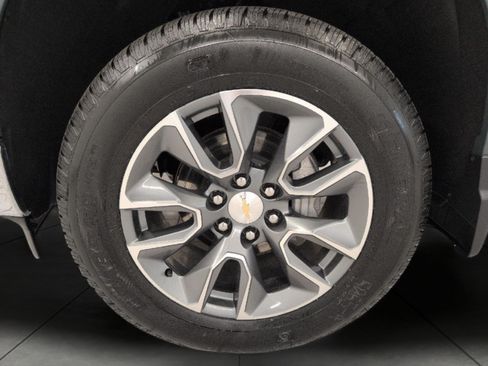 Used 2026 Chevrolet Silverado 1500 LT AWD/4WD image 3
