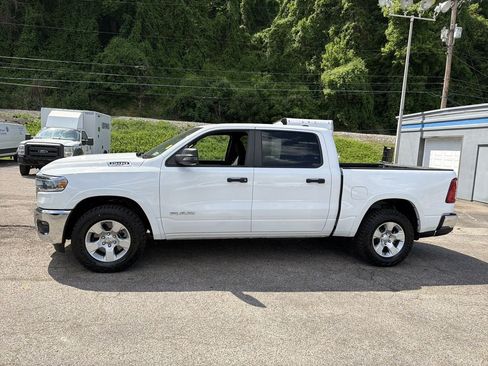 Used 2025 RAM 1500 Big Horn AWD/4WD image 8