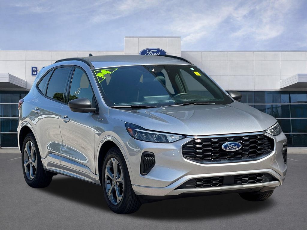 Used 2024 Ford Escape ST-Line w/ Tech Pack #1 FWD image 2