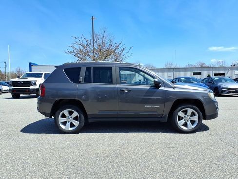 Used 2016 Jeep Compass Sport FWD image 4
