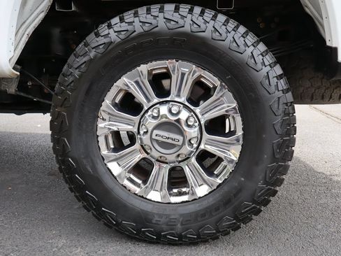 Used 2019 Ford F350 XLT w/ XLT Premium Package AWD/4WD image 41