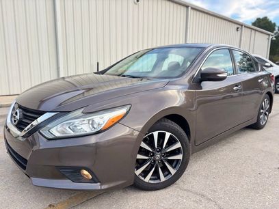 Used 2016 Nissan Altima 2.5 SL w/ 2.5 Technology Package