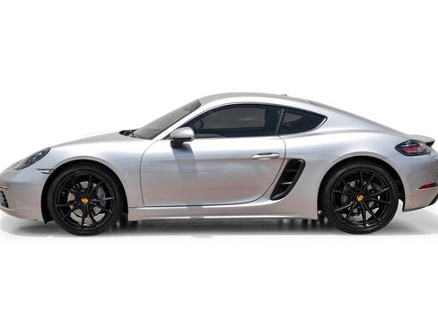 Used 2019 Porsche 718 Cayman RWD image 9
