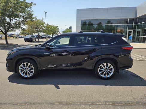 Used 2021 Toyota Highlander Limited AWD/4WD image 9