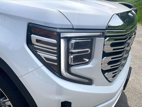 Used 2024 GMC Sierra 1500 Denali w/ Denali Reserve Package AWD/4WD image 32