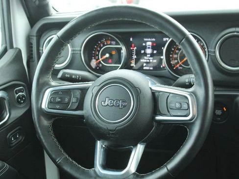 Used 2020 Jeep Gladiator Overland w/ LED Lighting Group image 15