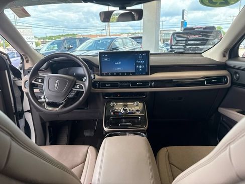 Certified 2023 Lincoln Nautilus Reserve w/ Luxury Package AWD/4WD image 13