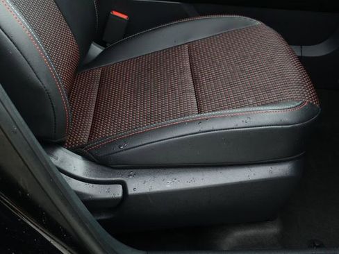 Used 2025 Nissan Kicks SR image 17