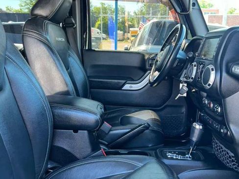 Used 2015 Jeep Wrangler Unlimited Rubicon AWD/4WD image 17