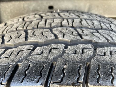 Used 2023 GMC Canyon Elevation image 25