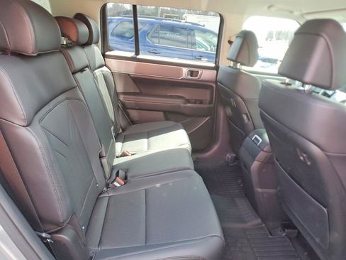 Used 2024 Hyundai Santa Fe SEL FWD image 9