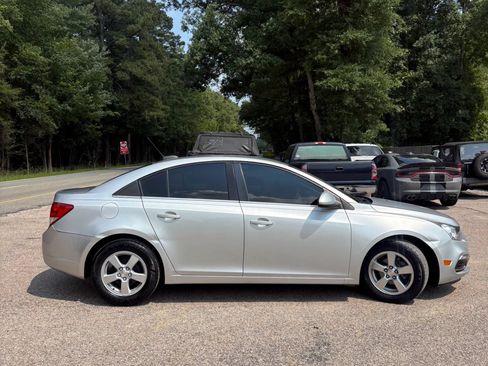 Used 2016 Chevrolet Cruze LT FWD image 7