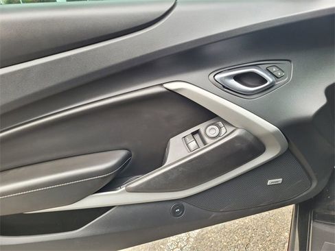 Used 2019 Chevrolet Camaro LT image 9